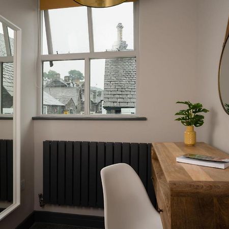 Spacious - Contemporary 2Br Apartment - Central Ambleside - Parking Екстериор снимка