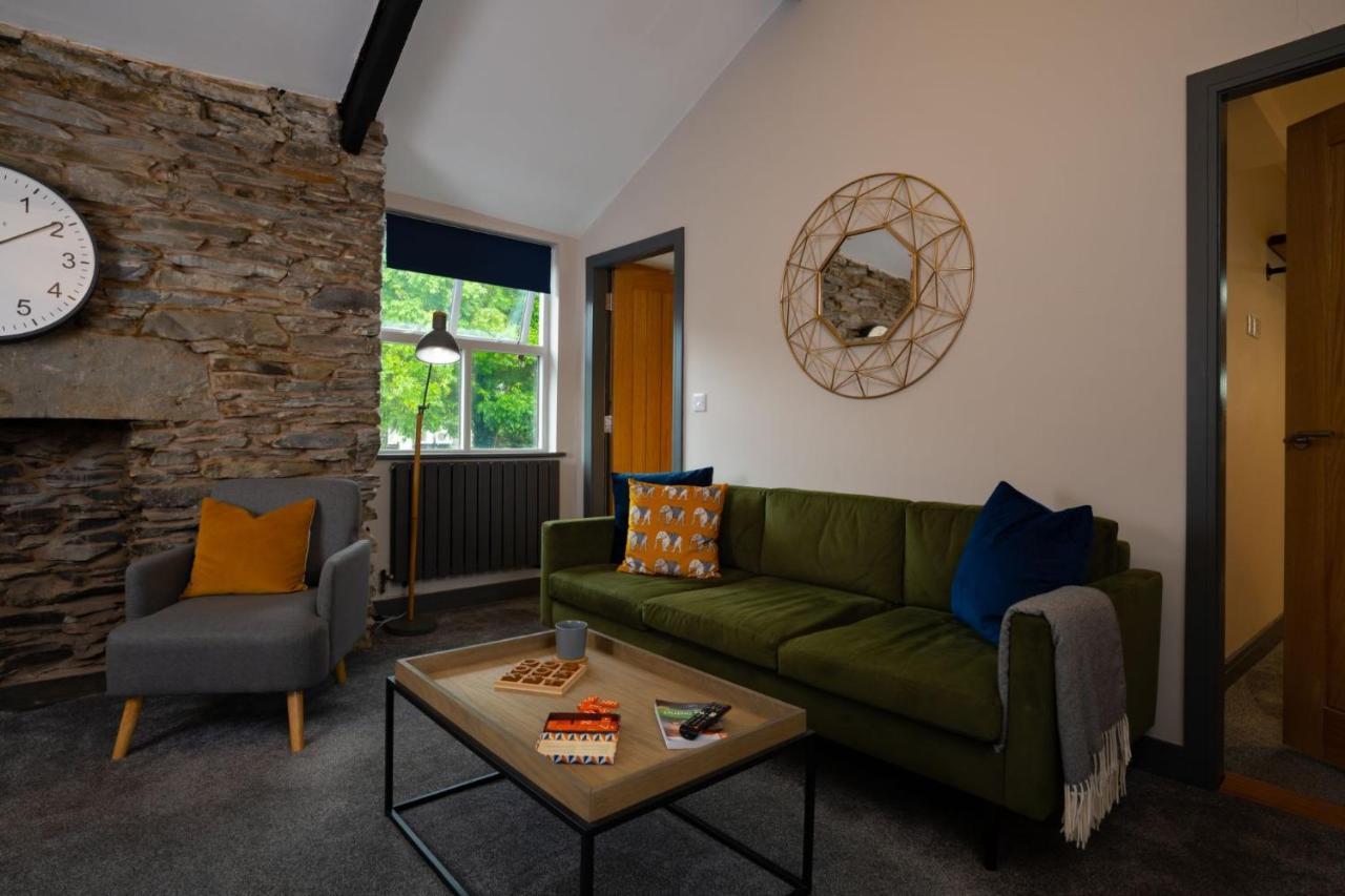 Spacious - Contemporary 2Br Apartment - Central Ambleside - Parking Екстериор снимка